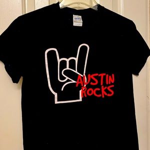 AUSTIN ROCKS Wild, weird & Westie Tee Shirt  SZ S youth Longhorns symbol